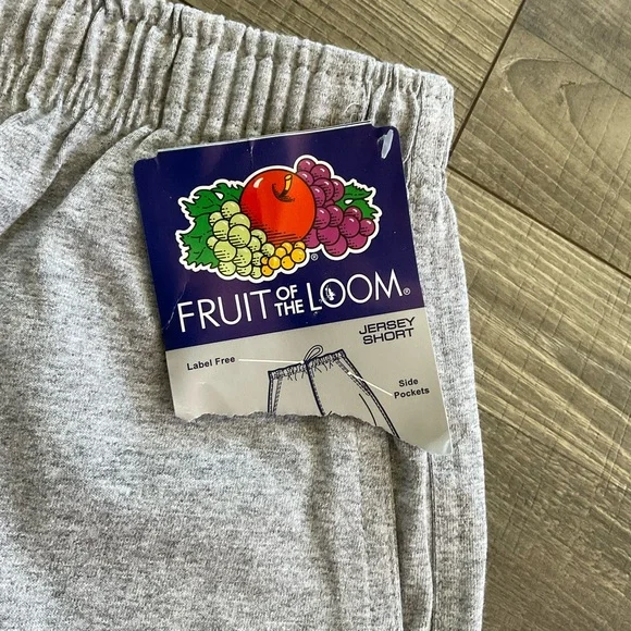 NWT Fruit of the Loom Jersey Shorts Men’s MEDIUM Grey Pockets Elastic Waist - Picture 3 of 10